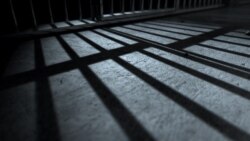 Il içinde öň “çernyý lebed”, häzir “Abdyşükür” atlandyrylýan deslapky tussaghanada tussaglar gynalýar