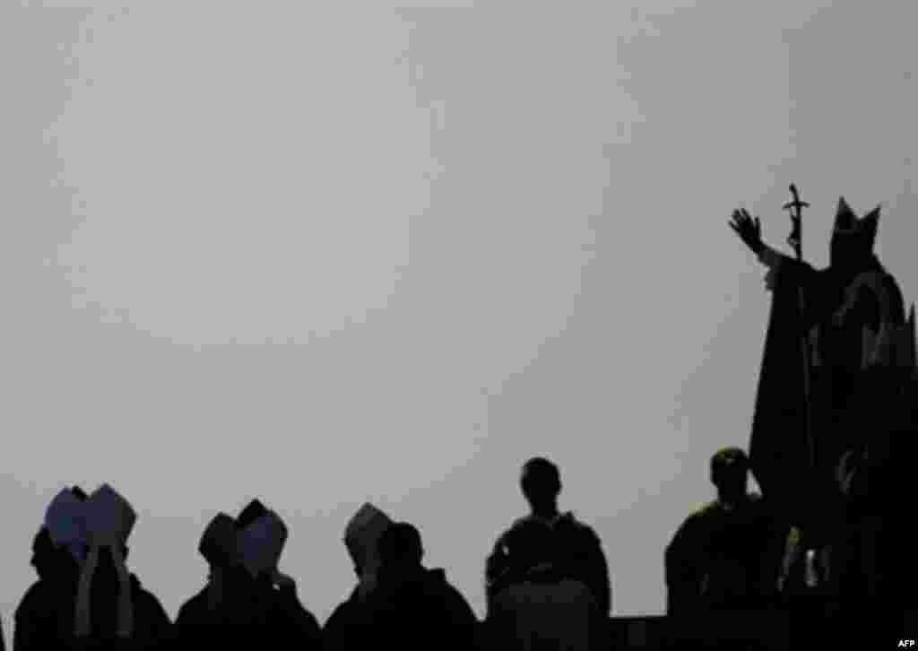 Папа Бенедикт приветствует жителей Баварии. 10 сентября 2006 г.