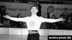 Денис Тен, бронзовый призер зимних Олимпийских игр (2014), серебряный призер чемпионата мира по фигурному катанию (2013), чемпион зимней Азиады (2010). Алматы, 30 мая 2014 года.