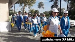 Репетиция к празднику (архивное фото)  