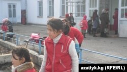 Оштогу окутуу өзбек тилинде жүргүзүлгөн №15 мектеп.