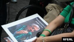 طرفداران میر حسین موسوی و مهدی کروبی از همان روزهای اول پس از اعلام نتیجه انتخابات به خیابان‌ها آمدند