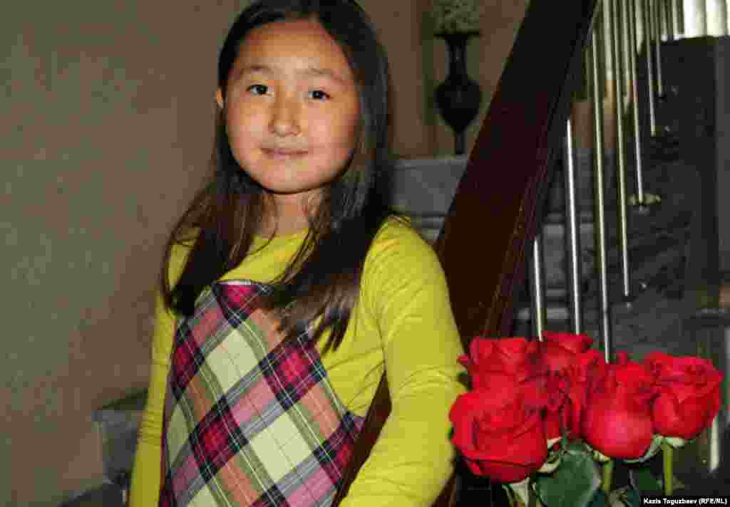 Мерей Заманбеккызы, дочь Заманбека Нуркадилова и Макпал Жунусовой. Алматы, 12 ноября 2012 года