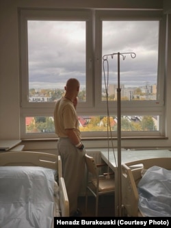 Беларускі музыка Генадзь Буракоўскі падчас лекаваньня