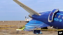 Самалёт кампаніі Azerbaijan Airlines, які пацярпеў крушэньне 25 сьнежня 2024 году паблізу Актаў (Казахстан)