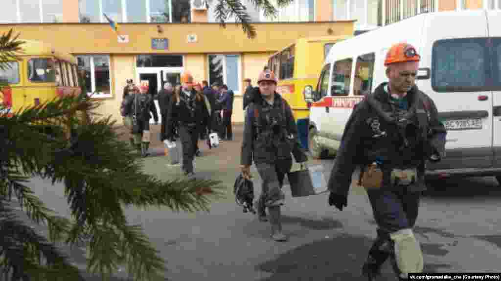 Для ліквідації обвалу в шахті Степовій працювало 63 рятувальники та 8 одиниць техніки