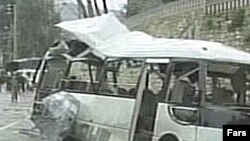 به نوشته ایرنا، انفجار در اتوبوس متعلق به «منطقه مقاومت بسيج زاهدان» رخ داده است.