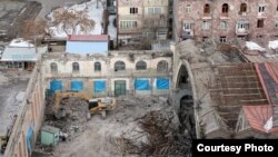 Архив - Демонтаж крыши ереванского Крытого рынка, 2 марта 2012 г․