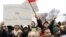 Марокканские демонстранты во время акции протеста. Касабланка, 20 февраля 2011 года. 