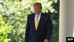 رئیس‌جمهوری آمریکا توئیت کرده است که «ایران از سقف ذخیره اورانیوم تمرد می‌کند».