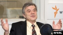 Хасбулатов Руслан.