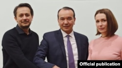 Маданият вазири Озодбек Назарбеков "Илҳом" театри раҳбарлари билан учрашувда.