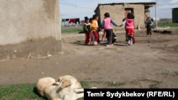 Бишкектин четиндеги жаңы конуштардын биринде. Архивдик сүрөт. 