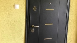 Следы взлома на двери Анатолия