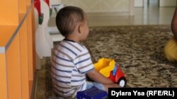 Мальчик Ильхам, больной ВИЧ. Шымкент,  26 августа 2016 года. 