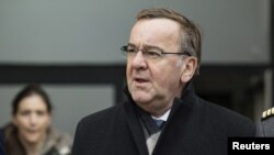 Боріс Пісторіус зазначив, що початковий склад і командир бригади вже дислокуються у Вільнюсі