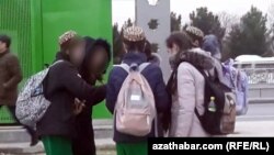Ашхабадские школьницы (иллюстративное фото)