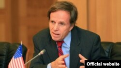 مايکل پوزنر، دستيار وزير امور خارجه آمريکا در امور دموکراسی، حقوق بشر و کار