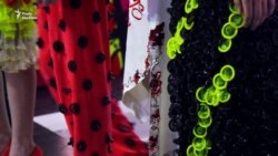 Одяг із презервативів від українського фешн-дизайнера (відео)