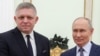 Премиерът на Словакия Роберт Фицо (вляво) изненадващо замина за Москва на 22 декември 2024 и се срещна с руския президент Владимир Путин.
