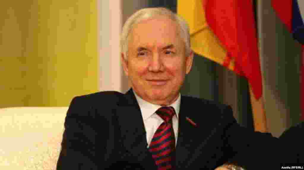 Татар конгрессы җитәкчесе Ринат Закиров форум эшеннән бик кәнәгать булын белдерде