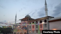 Қорасувдаги Ас-Сарахсий масжидида Ҳайит намози