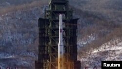  موشک اونها -۳ (راه شيری-۳) کره شمالی در دوازدهم دسامبر از سکويی در استان پيونگان به فضا پرتاب شد. 