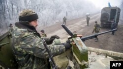 Українські бійці неподалік Світлодарська Донецької області (архівне фото)