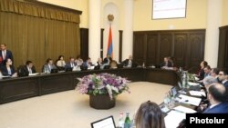 Armenia -- Prime Minister Nikol Pashinian holds a cabinet meeting in Yerevan, June 27, 2019.