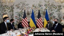 ԱՄՆ պետական քարտուղար Էնթոնի Բլինքենը հանդիպում է Ուկրաինայի արտգործնախարար Դմիտրո Կուլեբայի հետ, Բրյուսել, 13-ը ապրիլի, 2021թ.