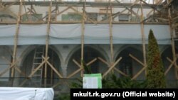 Bağçasarayda Han sarayınıñ «rekonstruktsiya»sı, arhiv fotosureti