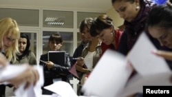 У выбаркамах падлічваюць бюлетэні