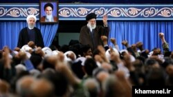 آیت‌الله خامنه‌ای می‌گوید جمهوری اسلامی ایران «همچون گذشته در کنار گروه‌های مقاومت حاضر خواهد بود».