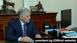 Дүйшөнбек Чоткараев.