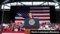 رئیس‌جمهوری آمریکا گفته که ایالات متحده برای این ناو هواپیمابر را به خلیج فارس فرستاد چون ایرانی‌ها «بسیار تهدیدآمیز بودند».