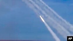 Російська столиця Москва, а також території, що межують з Україною, останнім часом регулярно зазнають атак безпілотників