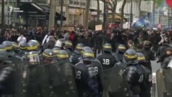 У Парижі під час першотравневої ходи сталися сутички (відео)