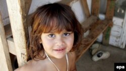 Iz izbjegličkog kampa u Salakovcu, u kojij su smješteni uglavnom Romi