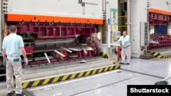 Рішення зупинити виробництво на три тижні ухвалене для боротьби з епідемією коронавірусу в Чехії