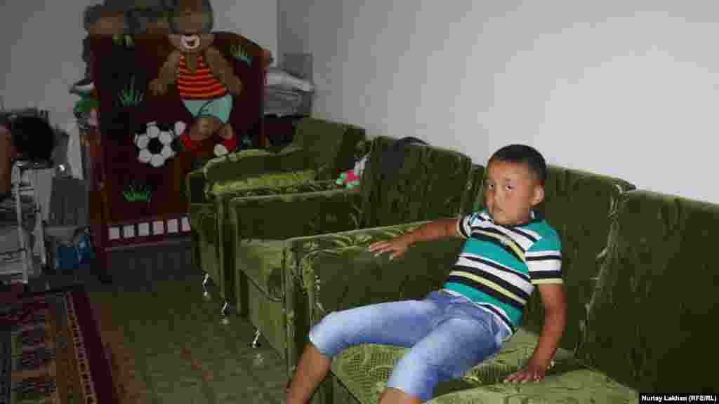 Обстановка внутри дома, в котором живет мальчик Нурсултан. &nbsp;&nbsp;