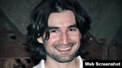 Бывший муж Гульнары Каримовой – Рустам Мадумаров.