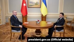 Թուրքիայի և Ուկրաինայի նախագահներ Ռեջեփ Թայիփ Էրդողանը և Վլադիմիր Զելենսկին, Կիև, 3-ը փետրվարի, 2022թ.