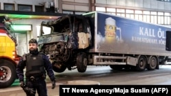 According to the court, the five men were in contact with the group involved in the Stockholm truck attack of April 2017.