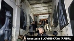 С сегодняшнего дня работы Олега Тимченко из подъезда исторического дома на Чонкадзе переехали в галерею «Гамрекели»