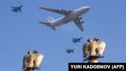 Российские военные самолеты на Параде Победы в Москве (архивное фото)
