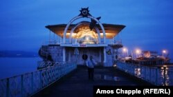 Срочно надо что-то делать с рестораном «Амра» – или сносить, или вкладывать большие деньги в ее реконструкцию