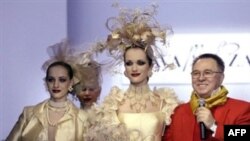 Каримова хоним уюштирадиган мода кечаларининг доимий меҳмонларидан бири россиялик дизайнер Вячеслав Зайцев.