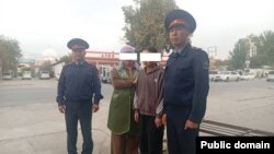 Баткенден табылган апасы менен кызы.