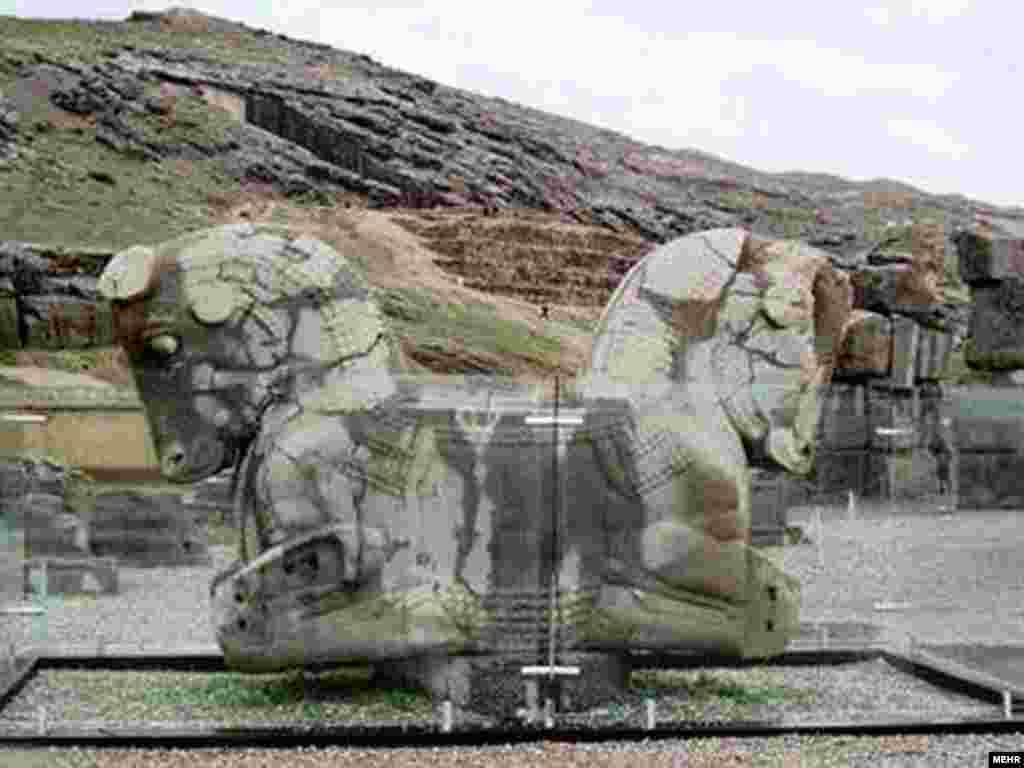  آب‌گرفتگی در تخت جمشید