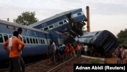 Одна з попередніх аварій на індійській залізниці, 2017 рік